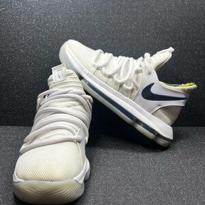 Nike White and Black Sports Sneakers